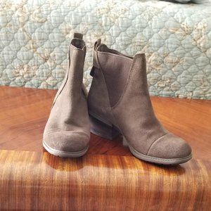 Timberland Suede Ankle Boots size 9
